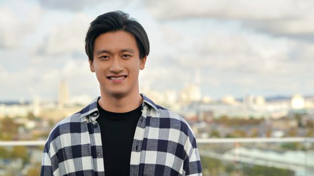 九游官网主页-创历史！驶入F1赛车圈 中国车手周冠宇梦想终成真